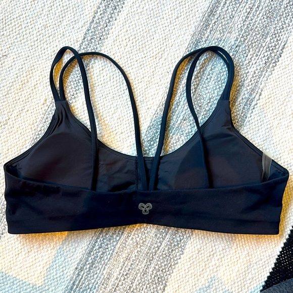 Aritzia TnAction Padded Sports Bra - Picture 2 of 3